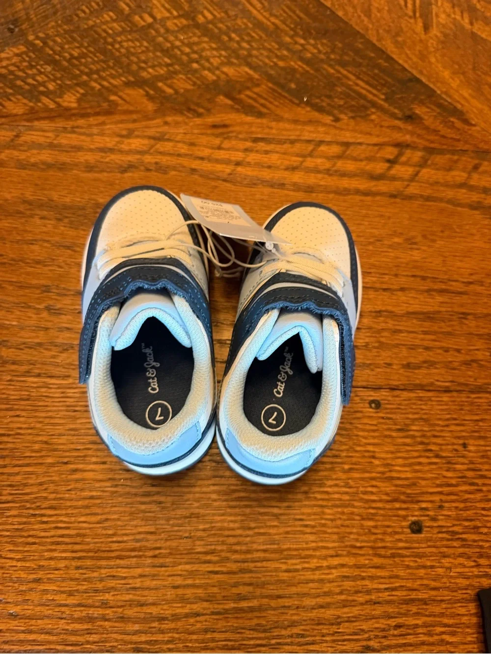 Cat & Jack White and Navy Toddler Velcro Sneakers Sz 7